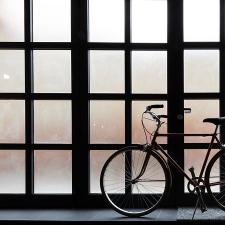 The Bike Garage Apartment Милано Екстериор снимка