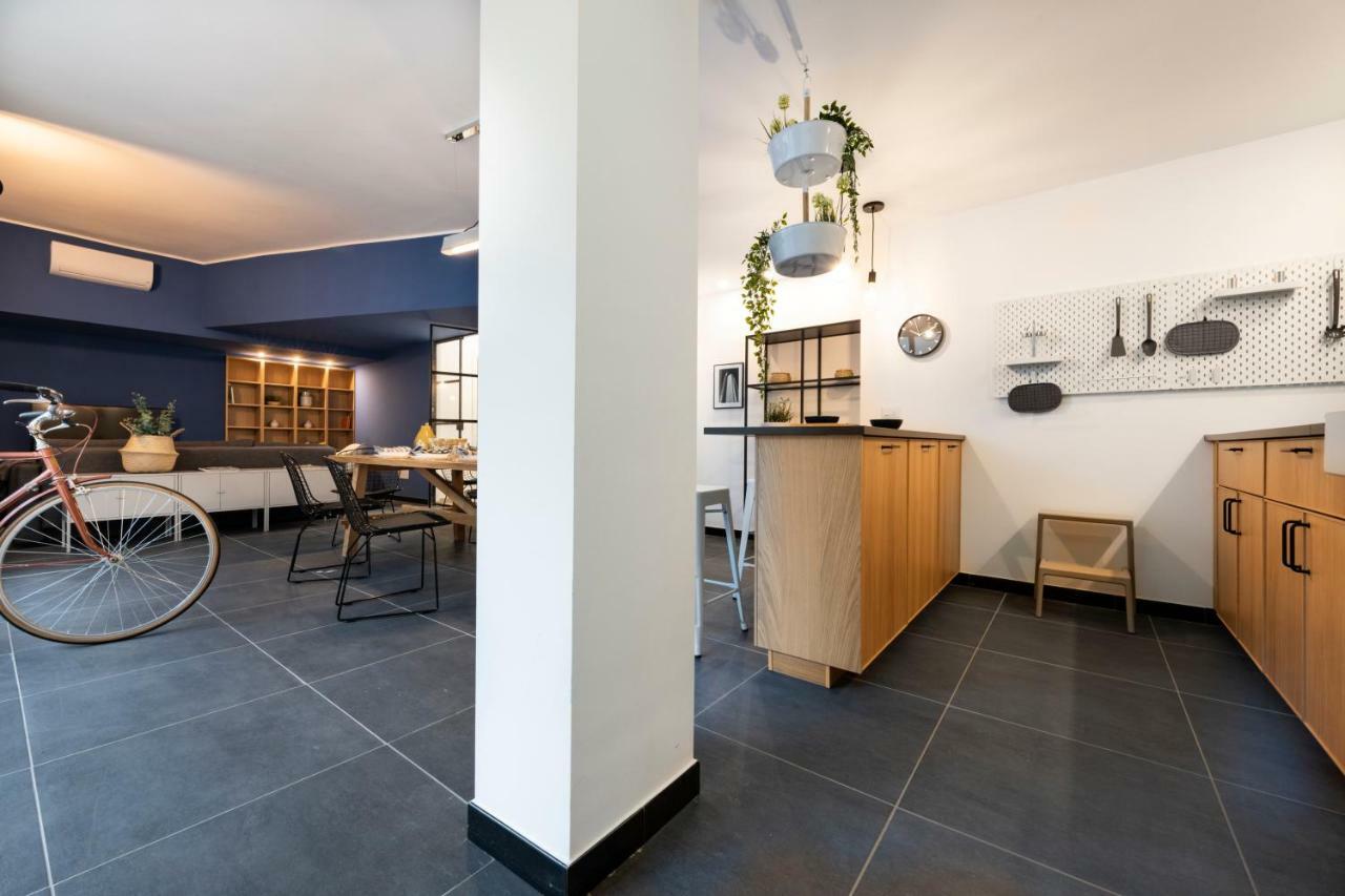 The Bike Garage Apartment Милано Екстериор снимка